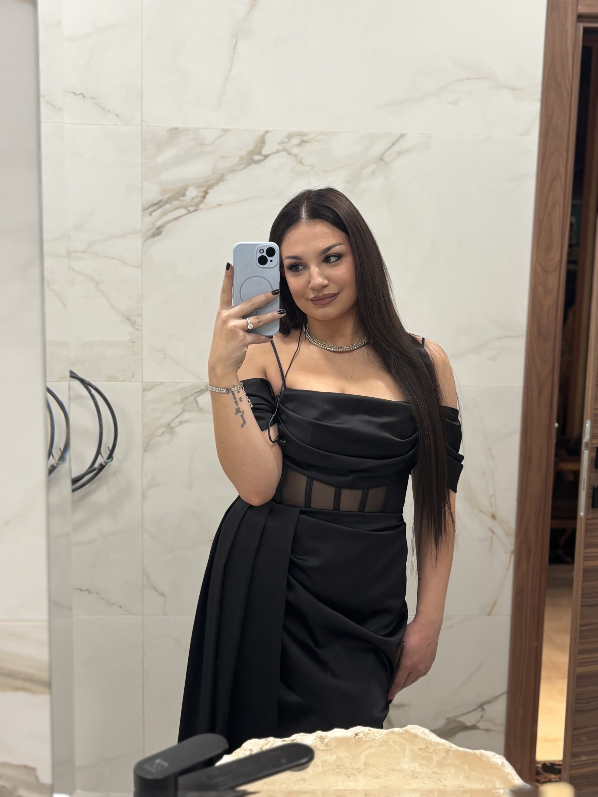 Tamno smeđa │ Ravna │ 60cm │ Ekstenzije na klipse / češljiće photo review